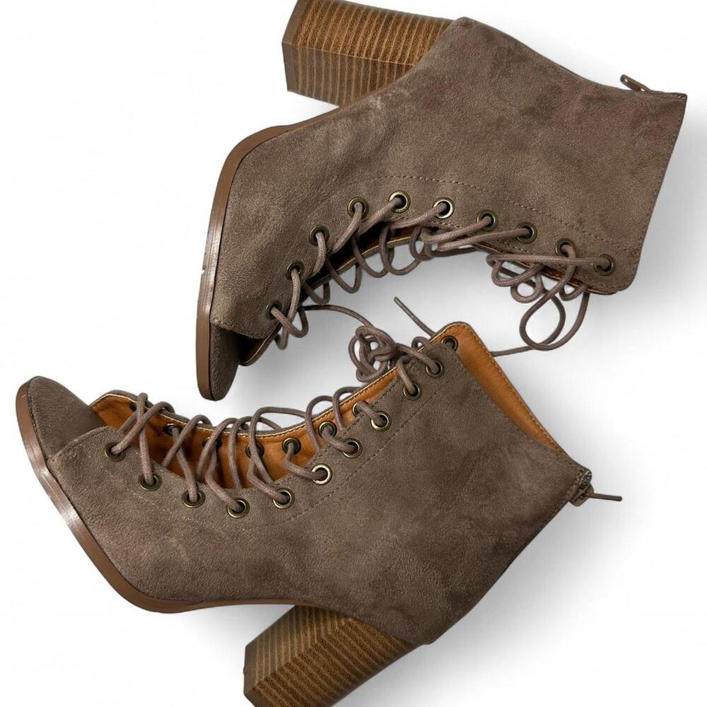 Mauve suede lace up sandals